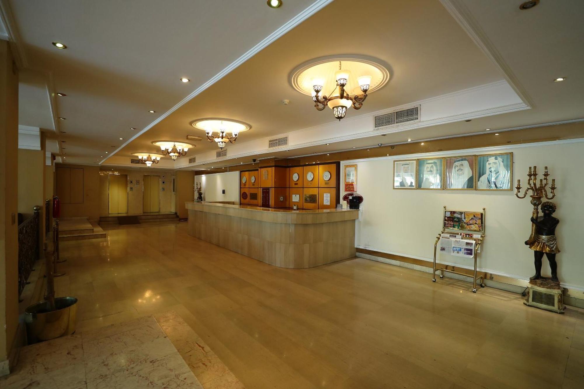 Oyo 112 Semiramis Hotel Manama Exterior photo